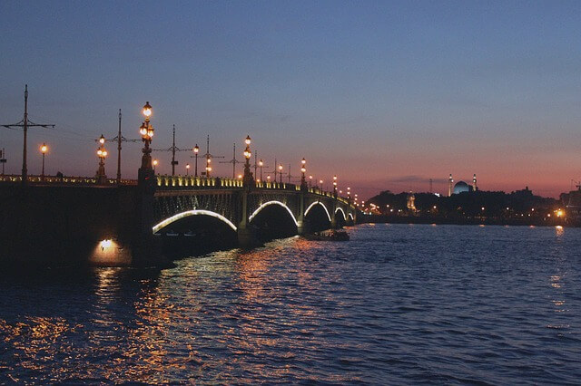Biele noci v Petrohrade - kedy mesto nespí?